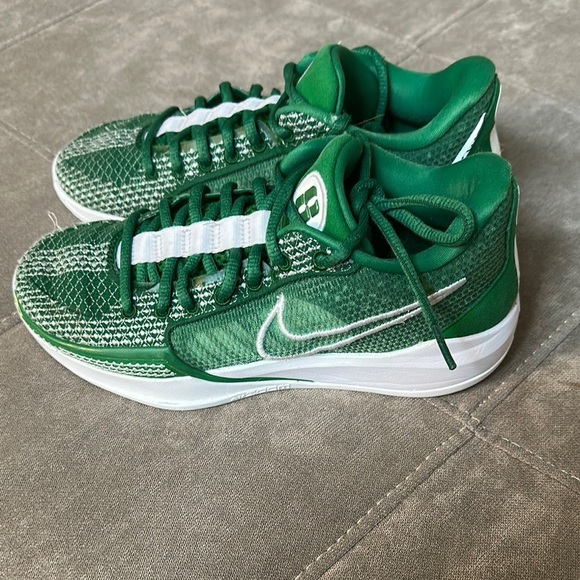 Nike Men's Green Athletic Shoes - Picture 4 of 10